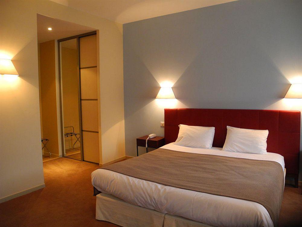 Bagnères-de-Luchon Clarion Suites Corneille Luchon מראה חיצוני תמונה