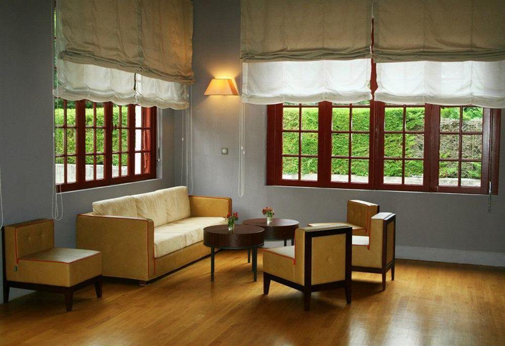 Bagnères-de-Luchon Clarion Suites Corneille Luchon מראה חיצוני תמונה