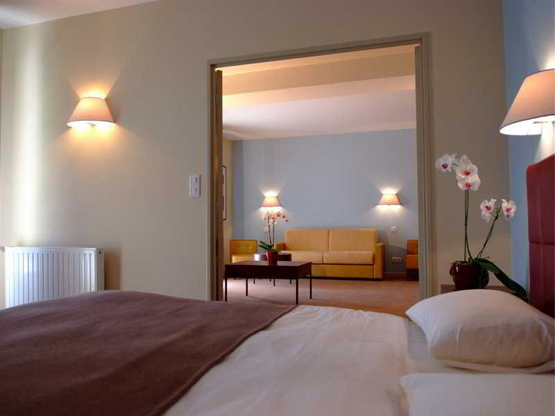 Bagnères-de-Luchon Clarion Suites Corneille Luchon חדר תמונה
